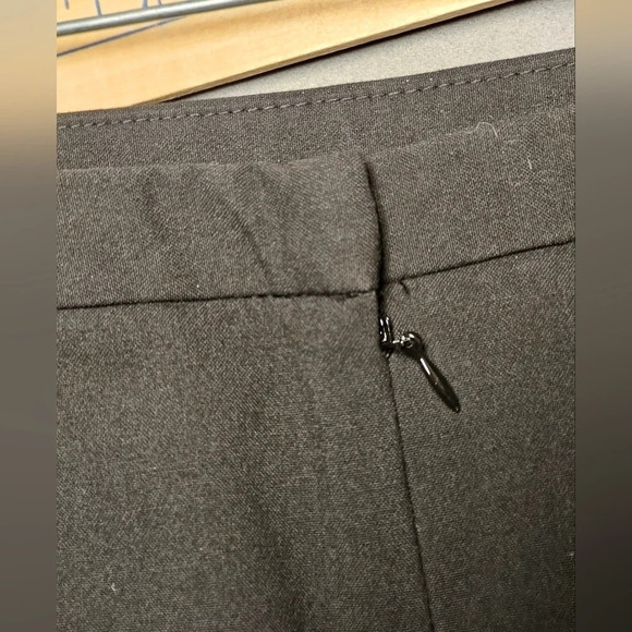 GAP Classic Black Skirt Sz 6 - Picture 3 of 8